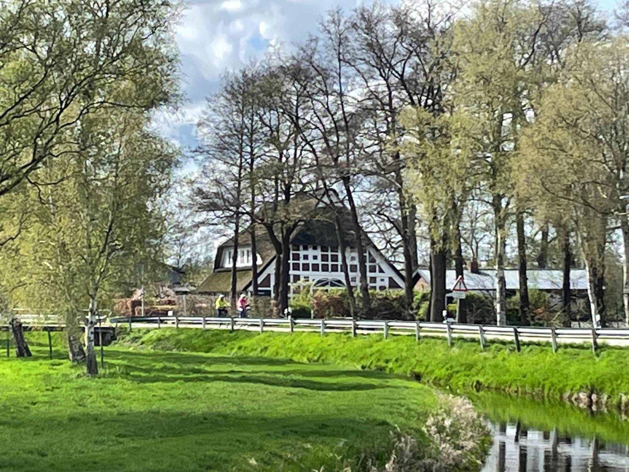 Altes Landhaus Oste, Klavier Appartement, 2 Zimmer Mit Kamin Hemmoor エクステリア 写真